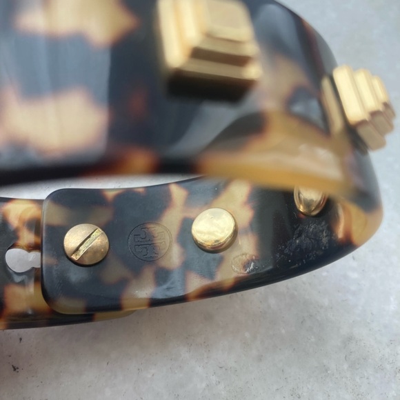 Gorgeous Tory Burch tortoise shell gold stud studded bangle bracelet modern chic - Picture 4 of 5